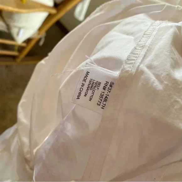 Olivaceous White Cotton Tiered Ruffle Off the Shoulder Top Shirt: Size Large - Picture 8 of 10